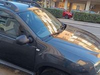 Usata Dacia Duster Lauréate 109 CV (80 kW) 2017 Grigio SUV