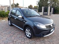 Usata Dacia Sandero Stepway 70 CV (51 kW) 2010 Grigio Berlina
