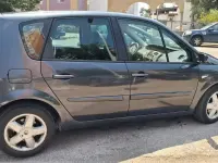 Usata Renault Scénic II 106 CV (77 kW) 2007 Bluazzurro Monovolume