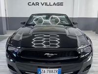 Usata Ford Mustang 306 CV (225 kW) 2012 Nero Cabrio