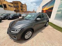 Usata VW T-Roc Life 110 CV (80 kW) 2023 Grigio(met.) SUV