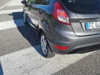 Usata Ford Fiesta 95 CV (69 kW) 2016 Grigio Utilitaria