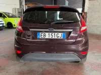 Usata Ford Fiesta Titanium 92 CV (67 kW) 2010 Marrone Berlina