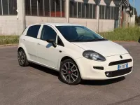 Usata Fiat Punto Lounge 75 CV (55 kW) 2015 Bianco Utilitaria