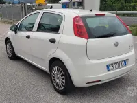 Usata Fiat Grande Punto 75 CV (55 kW) 2011 Bianco Utilitaria