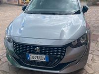 Usata Peugeot 208 Allure 75 CV (55 kW) 2023 Grigio Utilitaria