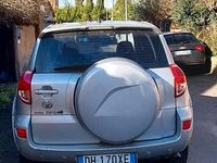 Usata Toyota RAV4 177 CV (130 kW) 2005 Grigio Station wagon