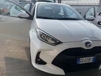 Usata Toyota Yaris Hybrid 92 CV (67 kW) 2021 Bianco Berlina