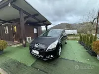 Usata Peugeot 5008 112 CV (82 kW) 2010 Nero Monovolume