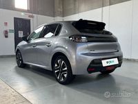 Usata Peugeot 208 Allure 102 CV (75 kW) 2025 Grigio Utilitaria