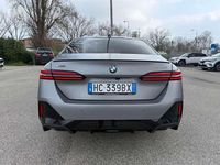 Usata BMW 540 M Sport 303 CV (222 kW) 2026 Frozen pure grey metallizzato Berlina