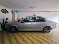 Usata Jaguar X-type 156 CV (114 kW) 2003 Grigio Berlina