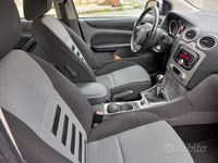 Usata Ford Focus 110 CV (80 kW) 2010 Grigio Berlina