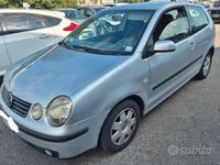 Usata VW Polo Comfortline 75 CV (55 kW) 2002 Grigio Berlina