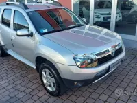 Usata Dacia Duster Lauréate 105 CV (77 kW) 2011 Grigio SUV