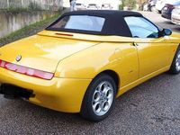 Usata Alfa Romeo Spider 144 CV (105 kW) 2000 Giallo Cabrio