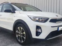 Usata Kia Stonic Style 97 CV (71 kW) 2019 Bicolor bianco/nera SUV
