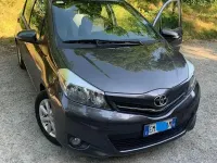 Usata Toyota Yaris Lounge 99 CV (72 kW) 2012 Marrone Utilitaria