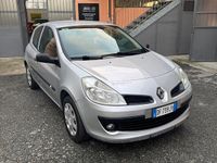 Usata Renault Clio II Dynamique 75 CV (55 kW) 2007 Grigio Berlina