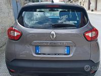 Usata Renault Captur 90 CV (66 kW) 2017 Grigio SUV