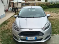 Usata Ford Fiesta 80 CV (58 kW) 2015 Grigio Utilitaria