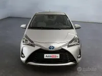 Usata Toyota Yaris Hybrid Active 73 CV (53 kW) 2018 Grigio Berlina