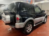 Usata Mitsubishi Pajero Instyle 170 CV (125 kW) 2007 Nero SUV