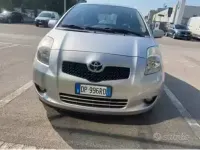 Usata Toyota Yaris Sol 87 CV (63 kW) 2008 Grigio Utilitaria