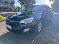 Usata Opel Astra 110 CV (80 kW) 2011 Nero Station wagon