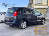 Usata Peugeot 5008 Business-Line 115 CV (84 kW) 2013 Gray Monovolume