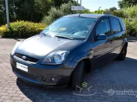 Usata Ford Fiesta 68 CV (50 kW) 2007 Nero Utilitaria
