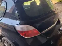 Usata Opel Astra 101 CV (74 kW) 2005 Nero Berlina