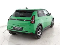Usata Renault 5 E-Tech Komfort 110 kW (150 CV) 2025 Verde Berlina