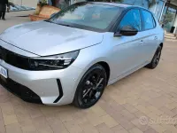 Usado Opel Corsa 101 CV (74 kW) 2025 Gris Utilitario
