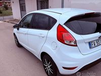 Usata Ford Fiesta Sport 92 CV (67 kW) 2015 Bianco Berlina