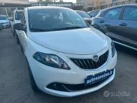 Usata Lancia Ypsilon Gold 69 CV (50 kW) 2022 Bianco Utilitaria