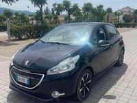 Usata Peugeot 208 68 CV (50 kW) 2015 Blu Utilitaria
