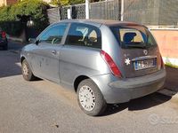 Usata Lancia Ypsilon 70 CV (51 kW) 2005 Grigio Utilitaria