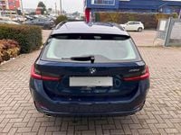 Usata BMW 318 150 CV (110 kW) 2023 Blu/azzurro Station wagon