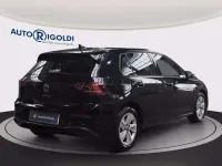 Usata VW Golf VIII Life 116 CV (85 kW) 2025 Grenadill black metallizzato Berlina