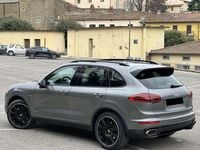 Usata Porsche Cayenne 262 CV (192 kW) 2016 Grigio SUV