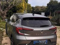 Usata Renault Captur 100 CV (73 kW) 2023 Grigio SUV