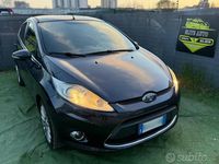 Usata Ford Fiesta Titanium 95 CV (69 kW) 2010 Grigio Utilitaria