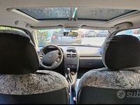 Usata Renault Clio II Authentique 58 CV (42 kW) 2004 Grigio Berlina