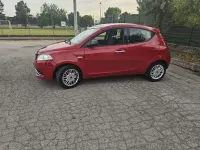 Usata Lancia Ypsilon Silver 69 CV (50 kW) 2016 Rosso Utilitaria