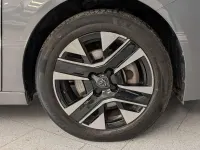 Usata Peugeot 208 Allure 101 CV (74 kW) 2025 Grigio Utilitaria