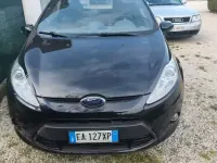 Usado Ford Fiesta 82 HP (60 kW) 2010 Preto Sedan