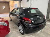 Usata Peugeot 208 Active 68 CV (50 kW) 2019 Nero Utilitaria