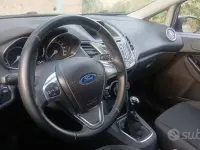 Usata Ford Fiesta 75 CV (55 kW) 2015 Bluazzurro Utilitaria