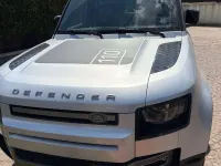 Usata Land Rover Defender SE Dynamic 249 CV (183 kW) 2022 Argento SUV
